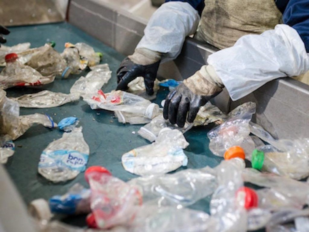 Mendaur Ulang Sampah Plastik