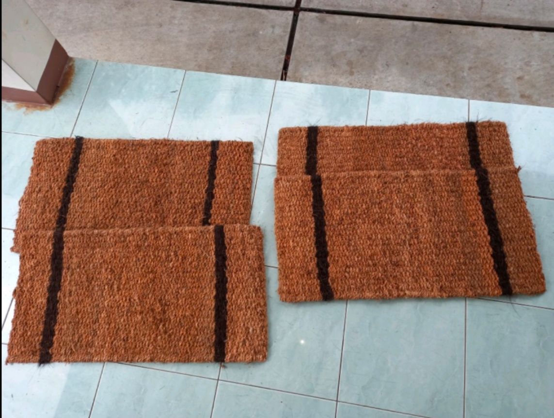 Pembuatan Keset Sabut Kelapa