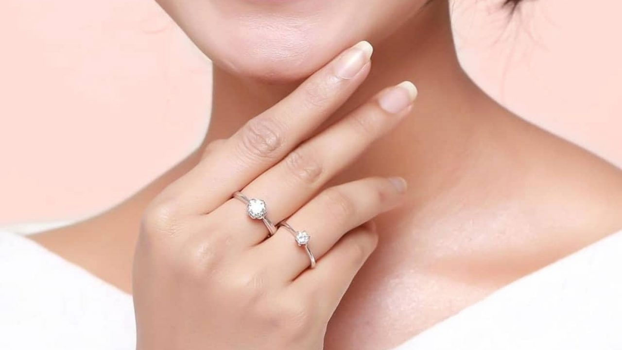 Langkah Mix and Match Perhiasan Saat Pergi kencan