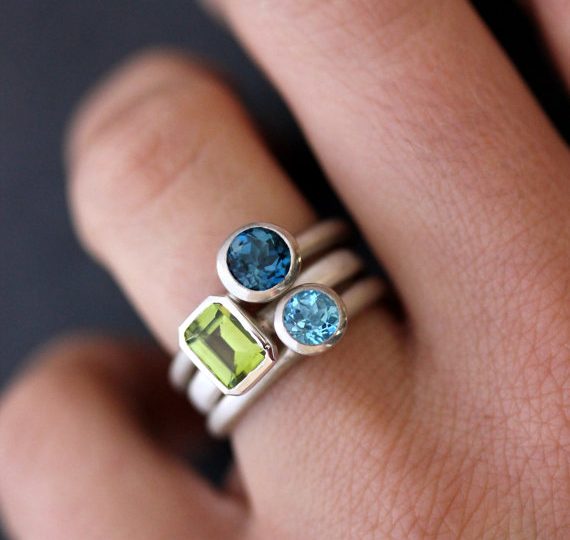 Apa Arti dari Cincin Kawin dengan Batu Permata?